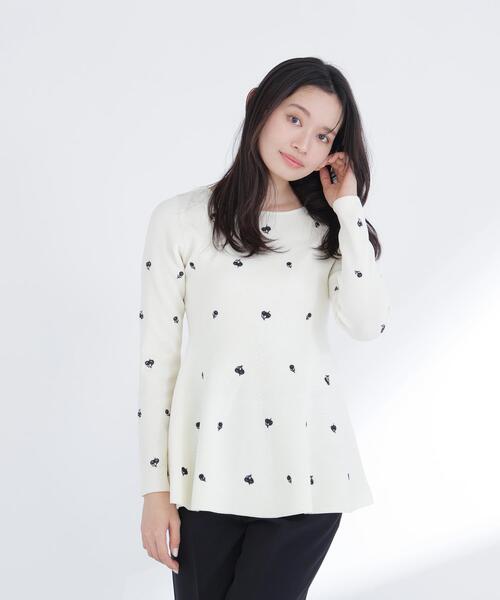 NATURAL BEAUTY BASIC（ナチュラルビューティーベーシック）の「◇刺繍ペプラムニット（ニット/セーター・レディース・ブルー系その他/ホワイト系その他/ブルー系その他6・FREE）」の6枚目の写真
