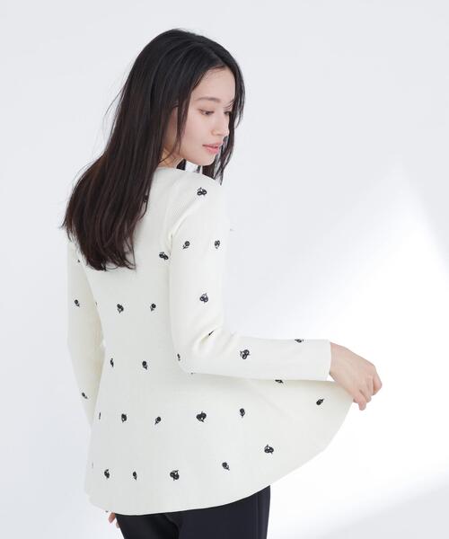 NATURAL BEAUTY BASIC（ナチュラルビューティーベーシック）の「◇刺繍ペプラムニット（ニット/セーター・レディース・ブルー系その他/ホワイト系その他/ブルー系その他6・FREE）」の10枚目の写真