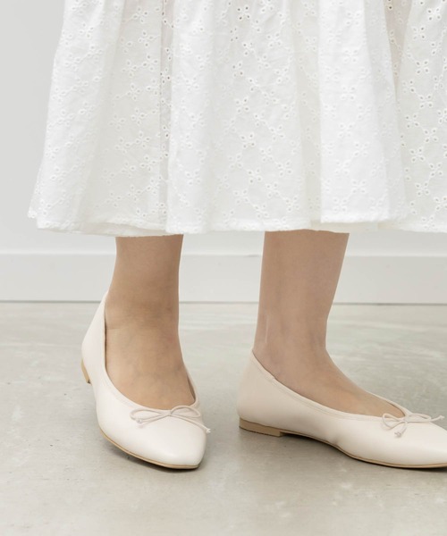 RANDA（ランダ）の「軽量 スクエアトゥフラットパンプス（パンプス・レディース・ピンク/ブラック/アイボリー/シルバー・22/22.5/23/23.5/24/24.5/25/25.5）」の2枚目の写真