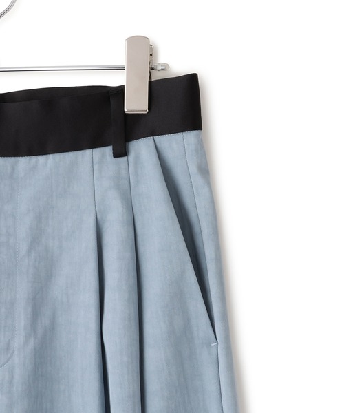 ADAM ET ROPE'(アダムエロペ)の「【EMOELLE】バイカラードレスパンツ(その他パンツ・レディース・ブラック/キナリ/ブルー系その他4・38/36/34)」の18枚目の写真