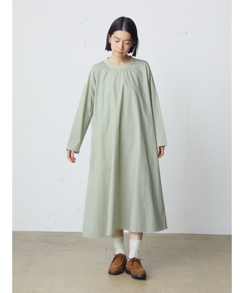 MidiUmi(ミディウミ)の「MidiUmi ロングスリーブプレンティワンピース(ワンピース・レディース・グリーン/ベージュ/チャコールグレー・FREE)」の4枚目の写真