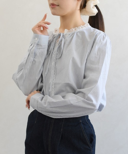 31 Sons de mode(トランテアン ソン ドゥ モード)の「一部店舗限定 レース細リボンブラウス(シャツ/ブラウス・レディース・イエロー/ブルー系/ホワイト・フリ-)」の4枚目の写真