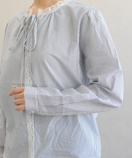 31 Sons de mode(トランテアン ソン ドゥ モード)の「一部店舗限定 レース細リボンブラウス(シャツ/ブラウス・レディース・イエロー/ブルー系/ホワイト・フリ-)」の11枚目の写真