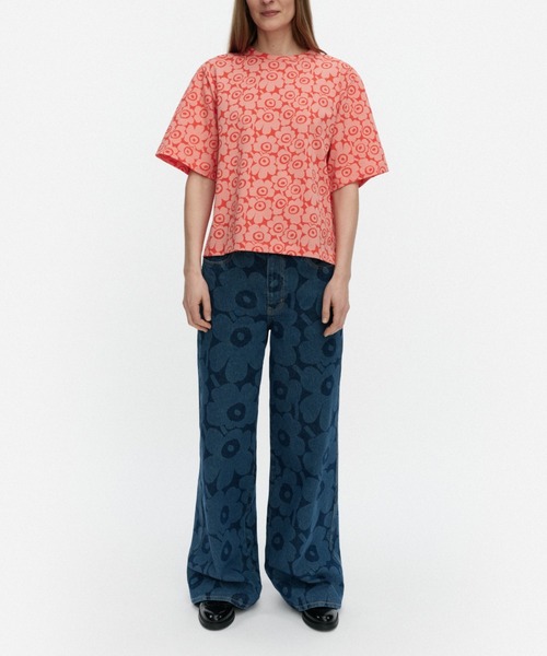 marimekko(マリメッコ)の「Juulia Unikko / T-shirt(Tシャツ/カットソー・レディース・ダークブラウン/レッド・XX-SMALL/LARGE/MEDIUM/SMALL/X-LARGE/X-SMALL)」の2枚目の写真