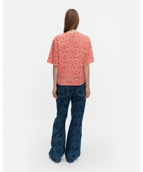 marimekko(マリメッコ)の「Juulia Unikko / T-shirt(Tシャツ/カットソー・レディース・ダークブラウン/レッド・XX-SMALL/LARGE/MEDIUM/SMALL/X-LARGE/X-SMALL)」の13枚目の写真
