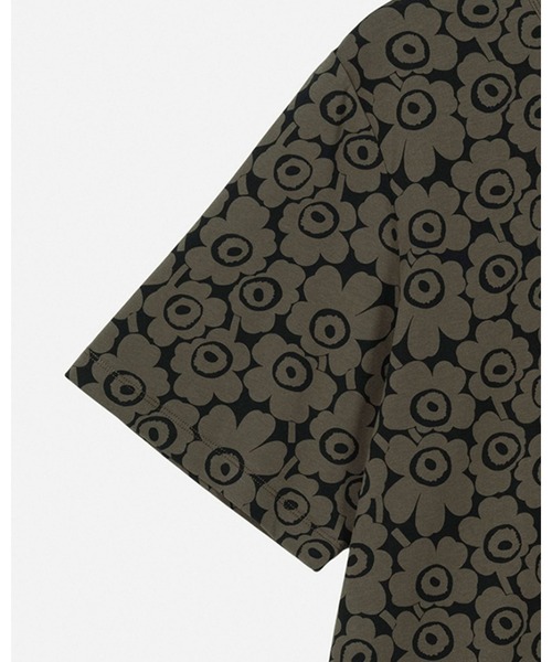 marimekko(マリメッコ)の「Juulia Unikko / T-shirt(Tシャツ/カットソー・レディース・ダークブラウン/レッド・XX-SMALL/LARGE/MEDIUM/SMALL/X-LARGE/X-SMALL)」の15枚目の写真