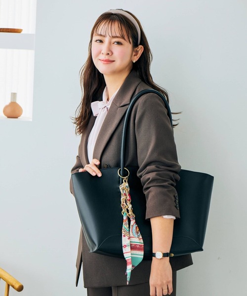 GLOBAL WORK（グローバルワーク）の「菅谷梨沙子さんコラボ/スカーフ生地チャーム/643348（チャーム・レディース・ダークブラウン/ライトグリーン・FREE）」の13枚目の写真