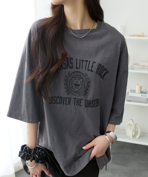 ReDial（リダイアル）の「ピグメント刺繍Tシャツ（Tシャツ/カットソー・レディース・ピンク/チャコールグレー/ブラウン・L/M/3L/LL）」の11枚目の写真