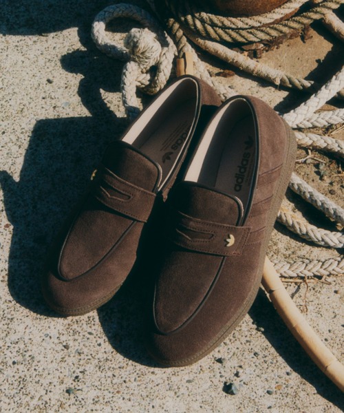 adidas(アディダス)の「HANDBALL SPEZIAL LOAFER W KJ2533(ローファー・レディース・ブラウン・22.5cm/23.0cm/23.5cm/24.0cm/24.5cm/25.0cm/25.5cm/26.0cm/26.5cm/27.0cm/27.5cm/28.0cm/28.5cm/29.0cm/22.0cm)」の1枚目の写真