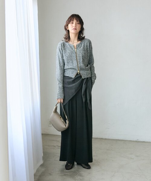 RIVE DROITE（リヴドロワ）の「予約【大人のこなれ感】メランジブークレーZIPニット（カーディガン/ボレロ・レディース・ブラック/ベージュ/サックスブルー・FREE）」の4枚目の写真