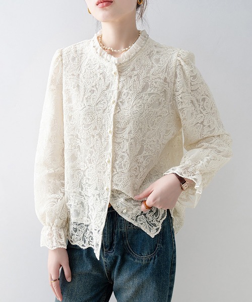 Doux Belle(ドゥーベル)の「ハイネックレースブラウス(シャツ/ブラウス・レディース・ベージュ・X-LARGE/LARGE/MEDIUM)」の1枚目の写真