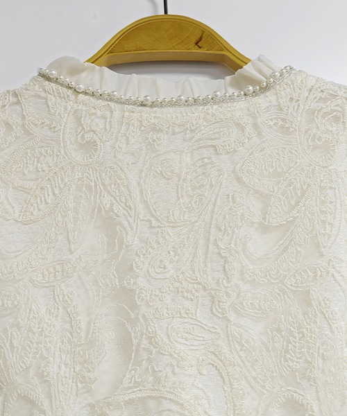 Doux Belle(ドゥーベル)の「ハイネックレースブラウス(シャツ/ブラウス・レディース・ベージュ・X-LARGE/LARGE/MEDIUM)」の17枚目の写真
