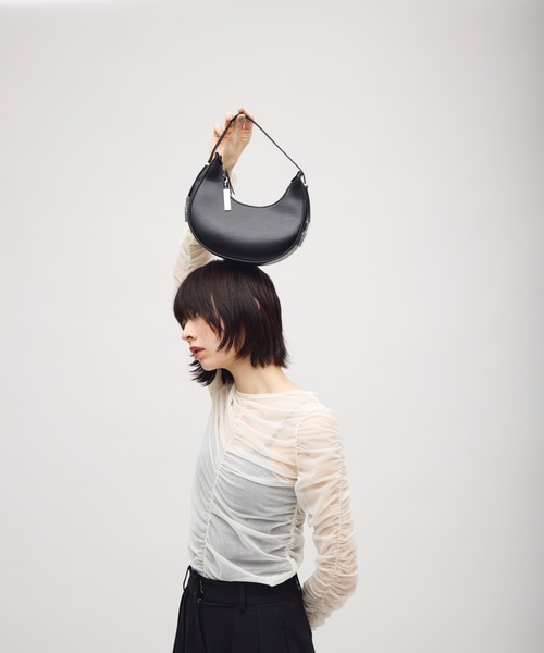 TONER（トナー）の「メタルポイント三日月ミニバッグ/ロゴプレート付き（ハンドバッグ・レディース・ホワイト/ブラウン/グリーン/ブラック/シルバー・FREE）」の18枚目の写真