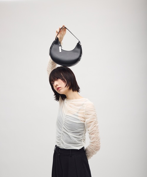 TONER（トナー）の「メタルポイント三日月ミニバッグ/ロゴプレート付き（ハンドバッグ・レディース・ホワイト/ブラウン/グリーン/ブラック/シルバー・FREE）」の17枚目の写真