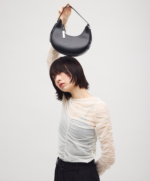 TONER（トナー）の「メタルポイント三日月ミニバッグ/ロゴプレート付き（ハンドバッグ・レディース・ホワイト/ブラウン/グリーン/ブラック/シルバー・FREE）」の12枚目の写真