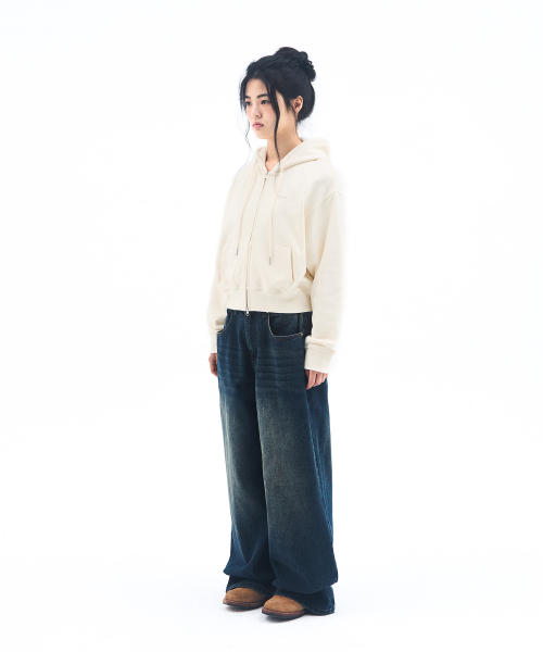 AMESWORLDWIDE(アメスワールドワイド)の「BASIC SMALL LOGO HOODIE ZIP UP CREAM(パーカー・レディース・その他・LARGE/SMALL/MEDIUM)」の4枚目の写真
