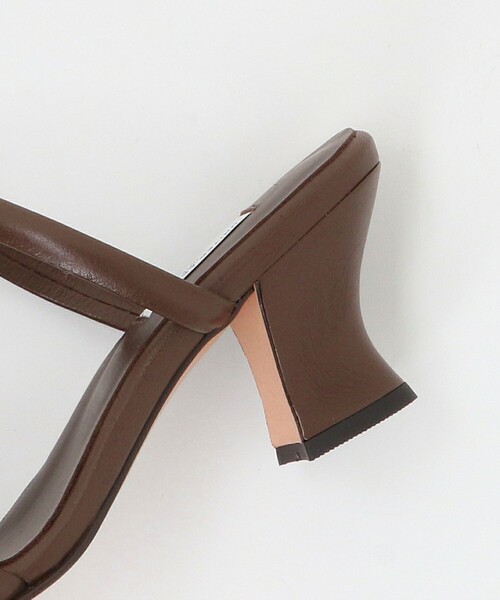 UNITED ARROWS（ユナイテッドアローズ）の「2ライン ミュール/サンダル（サンダル・レディース・オフホワイト/ブラック/ダークブラウン・36/37/35/37h/36h/35h/38）」の11枚目の写真