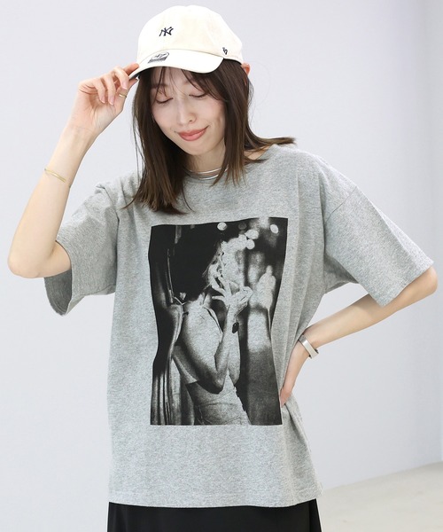 Aletta vita(アレッタビータ)の「綿天竺フォトTシャツ(Tシャツ/カットソー・レディース・杢グレー/オフホワイト・FREE)」の18枚目の写真
