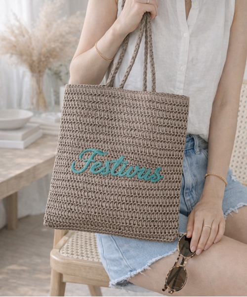 MILLION CARATS(ミリオンカラッツ)の「サガラ刺繍が映える、軽やかペーパーメッシュの夏映えフラットトートバッグ ※A4対応・軽量(トートバッグ・レディース・オフホワイト/グレー/チャコールグレー/ベージュ・FREE)」の2枚目の写真