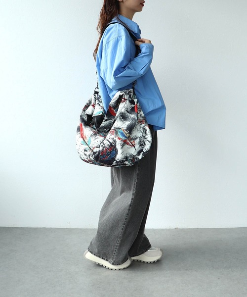Cepica(セピカ)の「牛革×フェザープリントビッグBAG(トートバッグ・レディース・マルチ・FREE)」の7枚目の写真