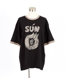 a.p.o.v.（エーピーオービー）の「a.p.o.v. 落書きプリントオーバーサイズリンガーTシャツ（Tシャツ/カットソー）」