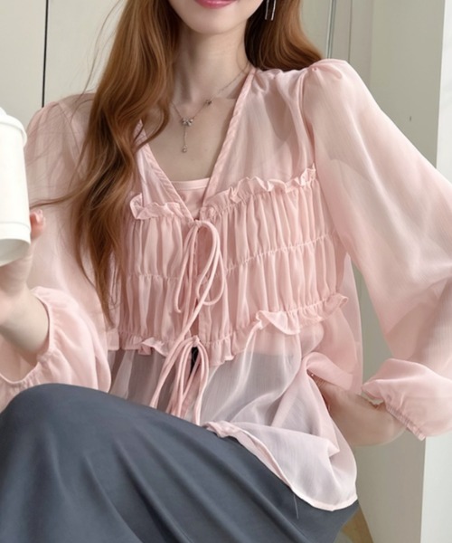 Ada.(エイダ)の「フロントギャザー ビスチェ風 Vネックシアーブラウス(シャツ/ブラウス・レディース・ブルー/アイボリー/ピンク・FREE)」の2枚目の写真