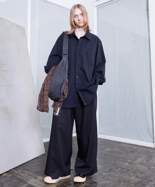 VOAAOV（ヴォアーブ）の「【VOAAOV】ROUTINE Tuck Wide Pants（スラックス・メンズ・ベージュ/ネイビー/ライトグレー/ブラック・1/0）」の2枚目の写真