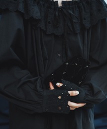sara mallika（サラ マリカ）の「VELVET BEADS EMBROIDERY DRAWSTRING MINI BAG（ショルダーバッグ）」