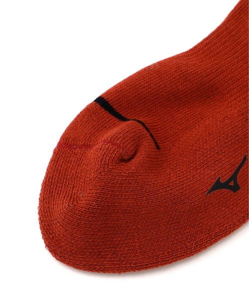 MARGARET HOWELL（マーガレットハウエル）の「ANKLE SPORTS SOCKS（ソックス/靴下・レディース・レッド系その他2/ブラック/ホワイト・-）」の6枚目の写真