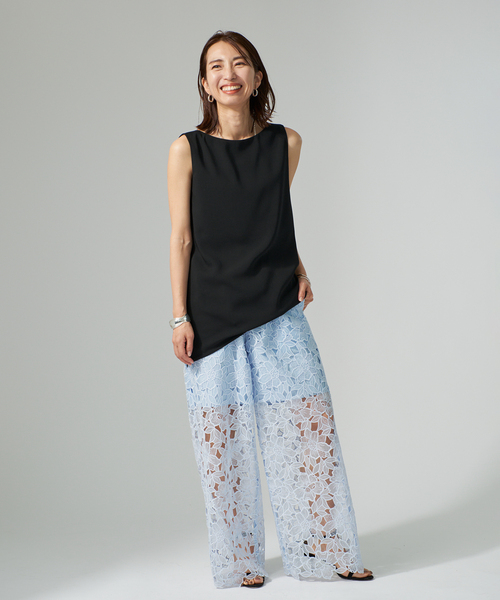 VERMEIL par iena(ヴェルメイユパーイエナ)の「Open Back Cocoon トップ(シャツ/ブラウス・レディース・ブラック/ホワイト・FREE)」の3枚目の写真