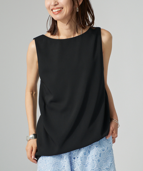 VERMEIL par iena(ヴェルメイユパーイエナ)の「Open Back Cocoon トップ(シャツ/ブラウス・レディース・ブラック/ホワイト・FREE)」の7枚目の写真