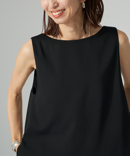 VERMEIL par iena(ヴェルメイユパーイエナ)の「Open Back Cocoon トップ(シャツ/ブラウス・レディース・ブラック/ホワイト・FREE)」の10枚目の写真