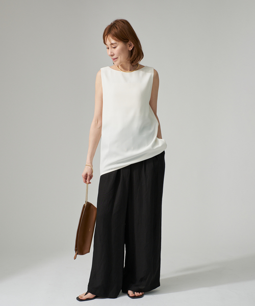 VERMEIL par iena(ヴェルメイユパーイエナ)の「Open Back Cocoon トップ(シャツ/ブラウス・レディース・ブラック/ホワイト・FREE)」の12枚目の写真