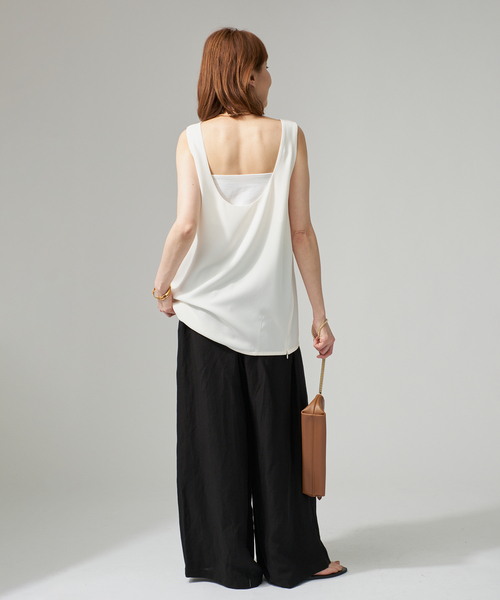 VERMEIL par iena(ヴェルメイユパーイエナ)の「Open Back Cocoon トップ(シャツ/ブラウス・レディース・ブラック/ホワイト・FREE)」の13枚目の写真