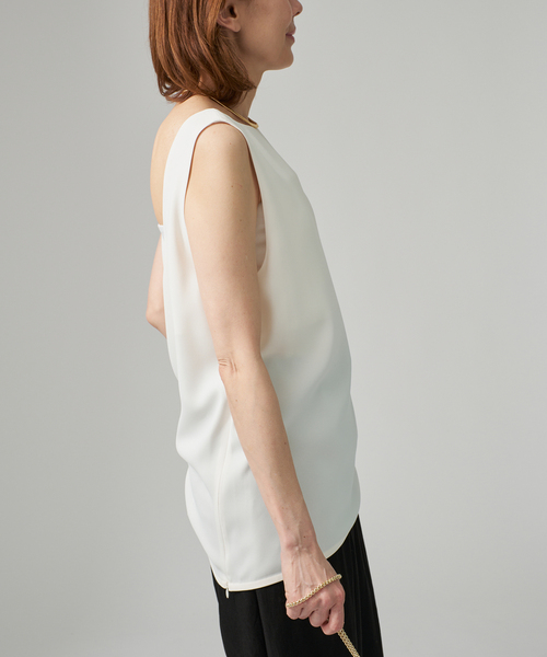 VERMEIL par iena(ヴェルメイユパーイエナ)の「Open Back Cocoon トップ(シャツ/ブラウス・レディース・ブラック/ホワイト・FREE)」の18枚目の写真