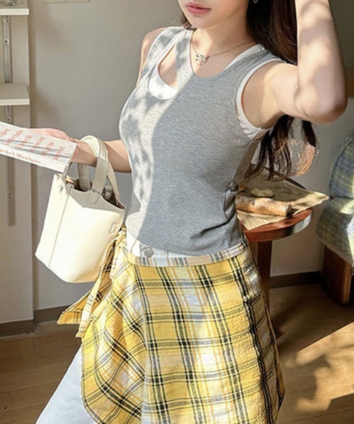 CLOTHY(クロシィ)の「【ラクして盛れるレイヤードトップス】カップ付アシメレイヤードタンク(キャミソール・レディース・パープル/ネイビー/グレー・FREE)」の9枚目の写真