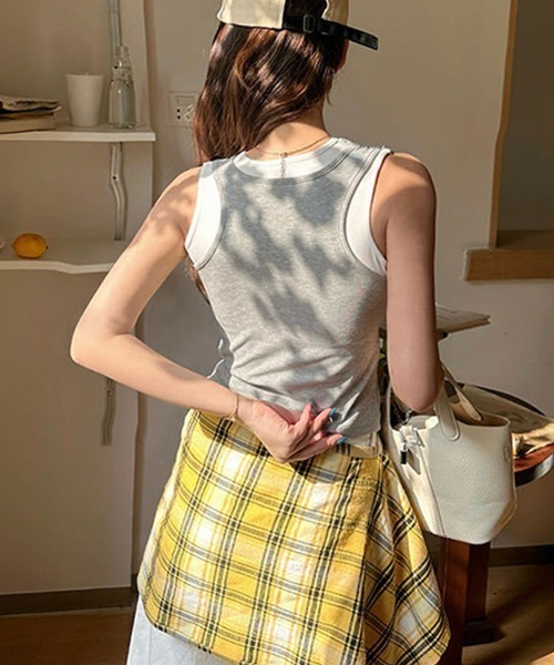 CLOTHY(クロシィ)の「【ラクして盛れるレイヤードトップス】カップ付アシメレイヤードタンク(キャミソール・レディース・パープル/ネイビー/グレー・FREE)」の11枚目の写真