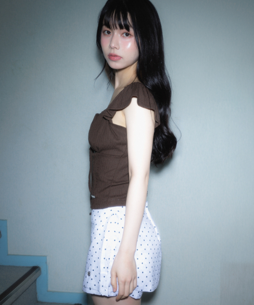 ROSEFRANTZ（ロゼフランツ）の「Ribbon Shirring Sleeveless [Brown]（Tシャツ/カットソー・レディース・ブラウン・OS）」の4枚目の写真