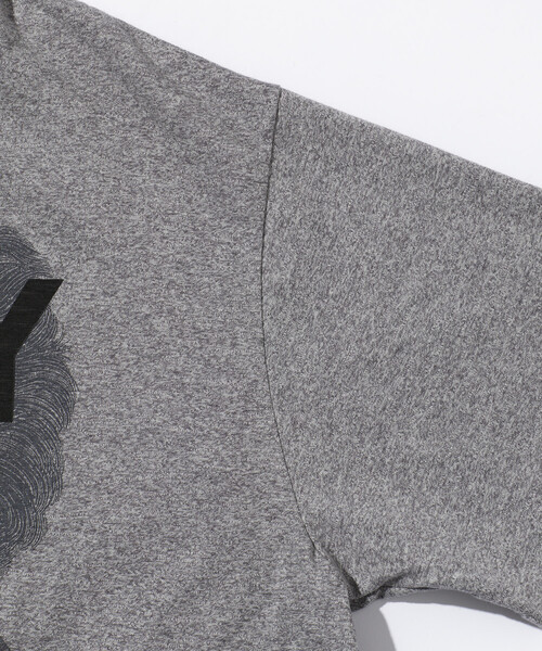 Alpha Industries（アルファインダストリーズ）の「Alpha Industries/アルファ インダストリーズ 別注 ARMY ベートーベン プリントTシャツ（Tシャツ/カットソー・メンズ・グレー・MEDIUM/LARGE/X-LARGE）」の7枚目の写真