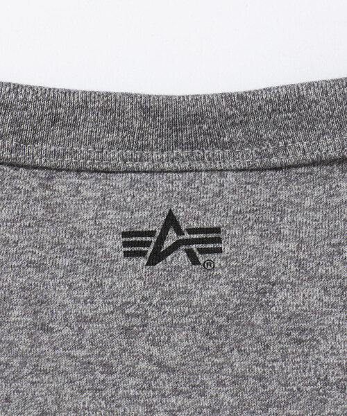 Alpha Industries（アルファインダストリーズ）の「Alpha Industries/アルファ インダストリーズ 別注 ARMY ベートーベン プリントTシャツ（Tシャツ/カットソー・メンズ・グレー・MEDIUM/LARGE/X-LARGE）」の11枚目の写真