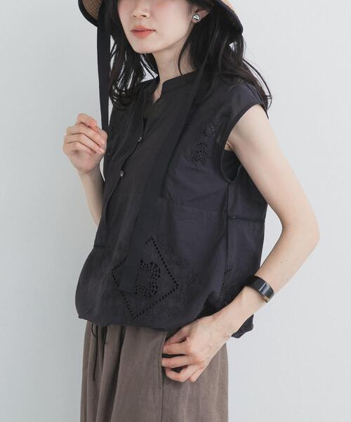 URBAN RESEARCH DOORS(アーバンリサーチドアーズ)の「パッチワーク刺繍ブラウス(シャツ/ブラウス・レディース・オフホワイト/スミクロ・FREE)」の16枚目の写真