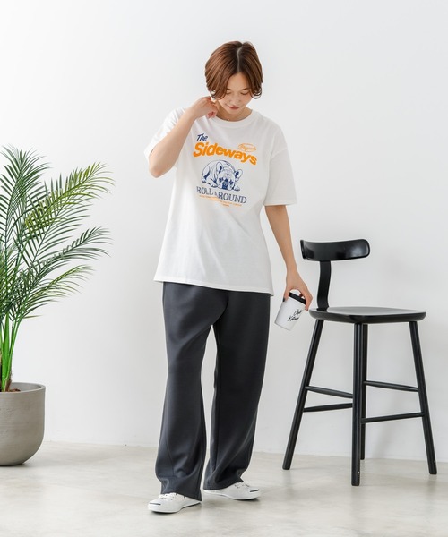 fort point（フォーポイント）の「【C-FORT POINT/フォートポイント】【ゆったりルーズシルエット】フレンチブルドッグ×カレッジ風ロゴTシャツ フレブル 犬好き 古着風 ヴィンテージ風 おしゃれ 可愛い（Tシャツ/カットソー・レディース・ライトグレー/チャコールグレー/オフホワイト・FREE）」の11枚目の写真