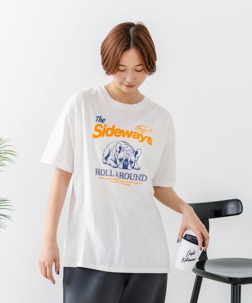 fort point（フォーポイント）の「【C-FORT POINT/フォートポイント】【ゆったりルーズシルエット】フレンチブルドッグ×カレッジ風ロゴTシャツ フレブル 犬好き 古着風 ヴィンテージ風 おしゃれ 可愛い（Tシャツ/カットソー・レディース・ライトグレー/チャコールグレー/オフホワイト・FREE）」の14枚目の写真