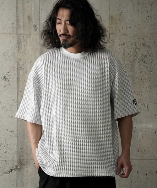 DEVILOCK(デビロック)の「DEVILOCK BIG WAFFLE TEE(Tシャツ/カットソー・メンズ・ブラック/グレー・LARGE/MEDIUM)」の2枚目の写真