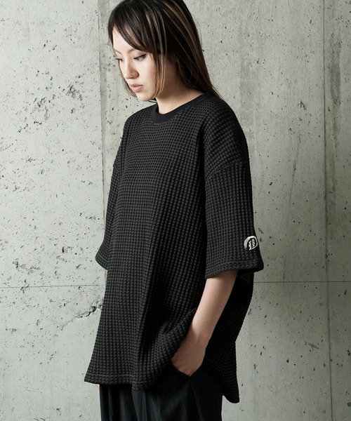 DEVILOCK(デビロック)の「DEVILOCK BIG WAFFLE TEE(Tシャツ/カットソー・メンズ・ブラック/グレー・LARGE/MEDIUM)」の1枚目の写真