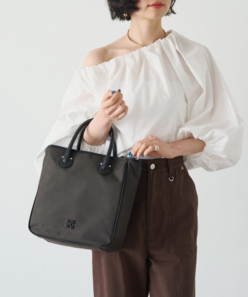 russet(ラシット)の「【撥水】コーデュラナイロンスクエアトートバッグ(トートバッグ・レディース・ダークブラウン/グレー系その他・FREE)」の3枚目の写真