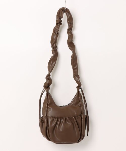 OUTDOOR PRODUCTS(アウトドアプロダクツ)の「【OUTDOOR PRODUCTS】Egg Shoulder Bag(ショルダーバッグ・レディース・ブラック/レッド/アイボリー/ブラウン・FREE)」の5枚目の写真