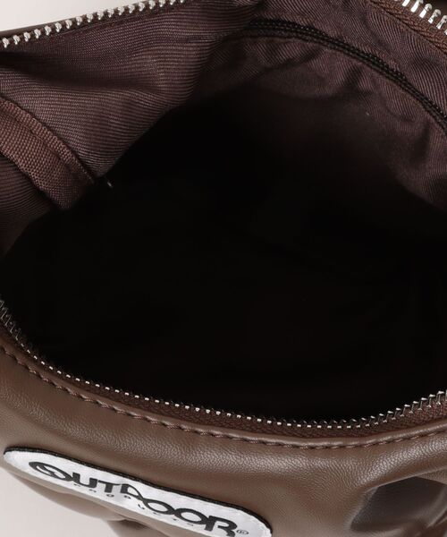 OUTDOOR PRODUCTS(アウトドアプロダクツ)の「【OUTDOOR PRODUCTS】Egg Shoulder Bag(ショルダーバッグ・レディース・ブラック/レッド/アイボリー/ブラウン・FREE)」の7枚目の写真
