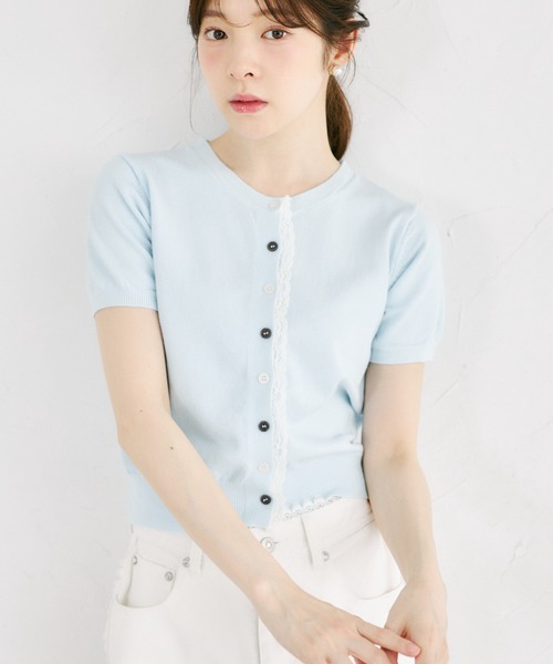 tocco closet(トッコ クローゼット)の「【ZOZO限定】バイカラー釦レースライン装飾半袖ニットカーディガン(カーディガン/ボレロ・レディース・ブルー/アイボリー/ピンク/グレー・M)」の3枚目の写真