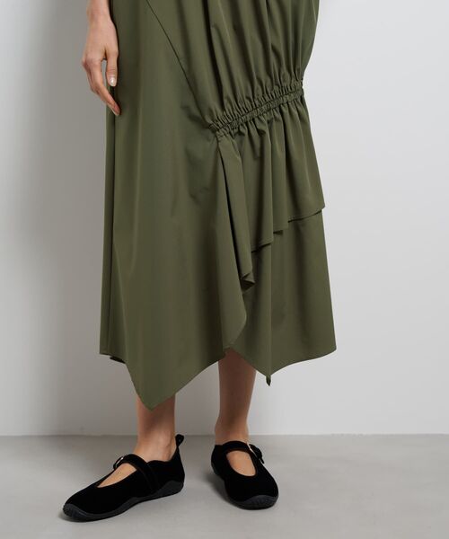LANVIN en Bleu(ランバンオンブルー)の「撥水アシンメトリーギャザースカート(スカート・レディース・ブラック/カーキ・36/38)」の10枚目の写真
